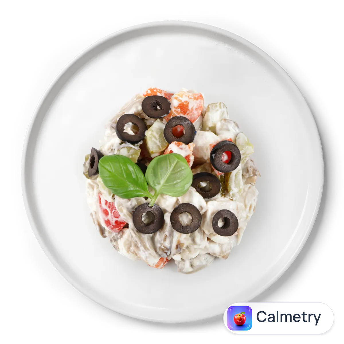Салат з курячим філе та оливками