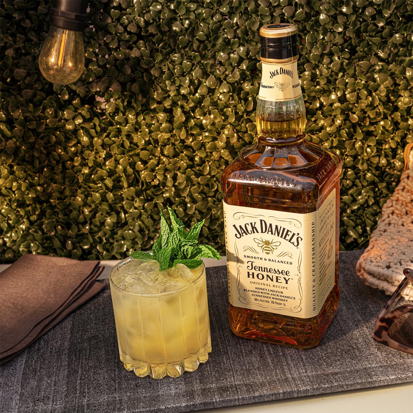 Віскі Jack Daniel's Tennessee Honey 35% 0,5л — фото продукту