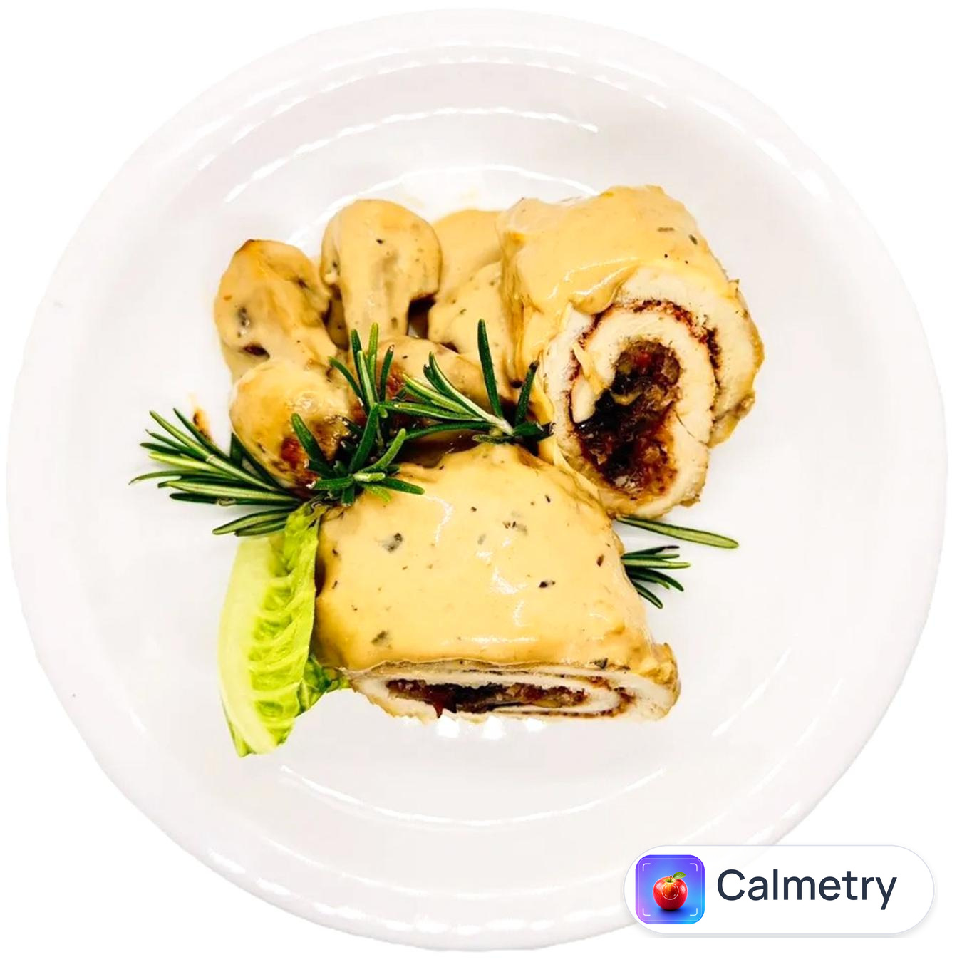 Рулетики курячі з чорносливом в соусі