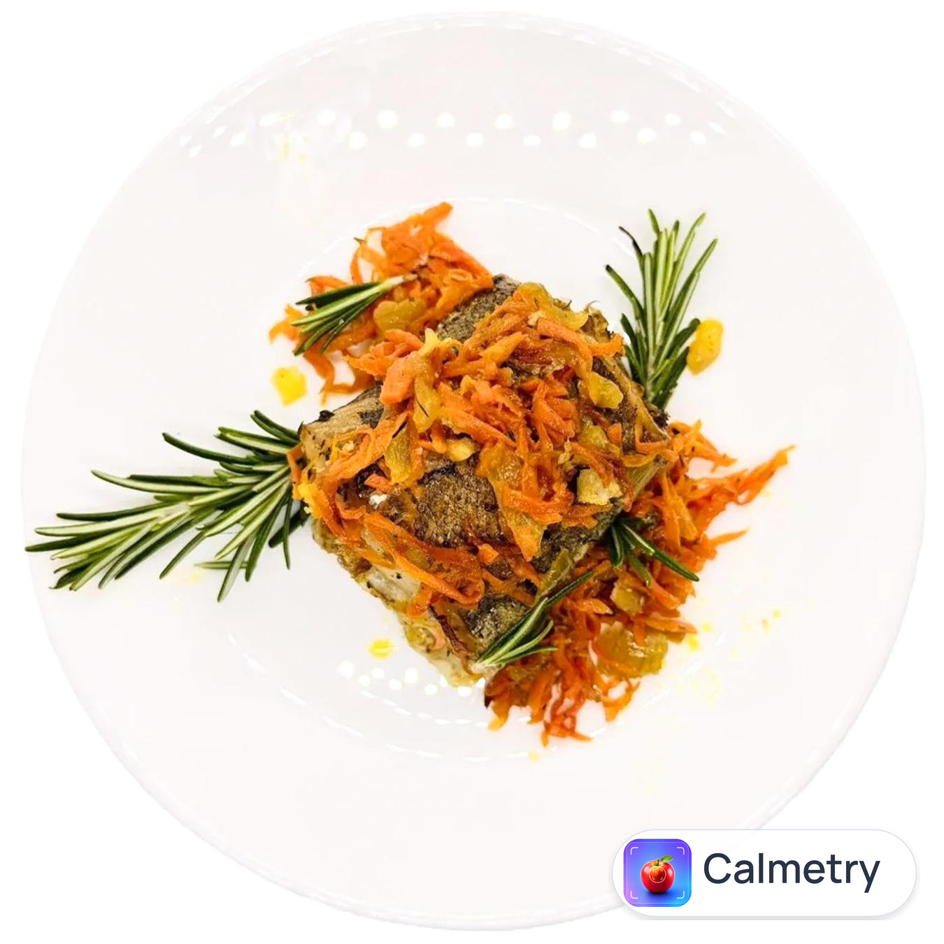 Хек запечений з морквою і цибулею