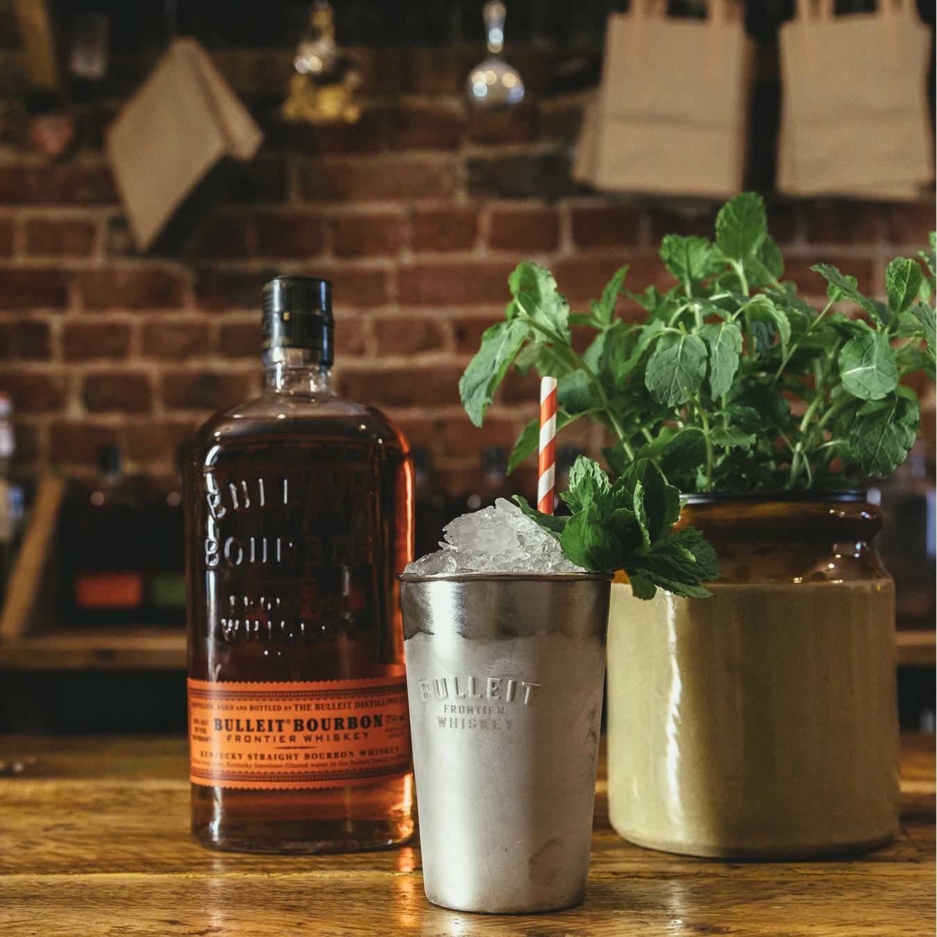 Віскі Bulleit Bourbon 45% 0,7л — фото продукту