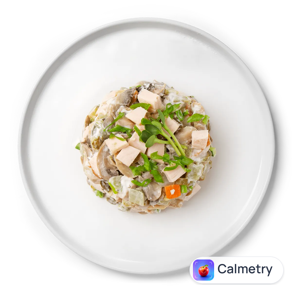 Салат з копченим курячим філе та печерицями